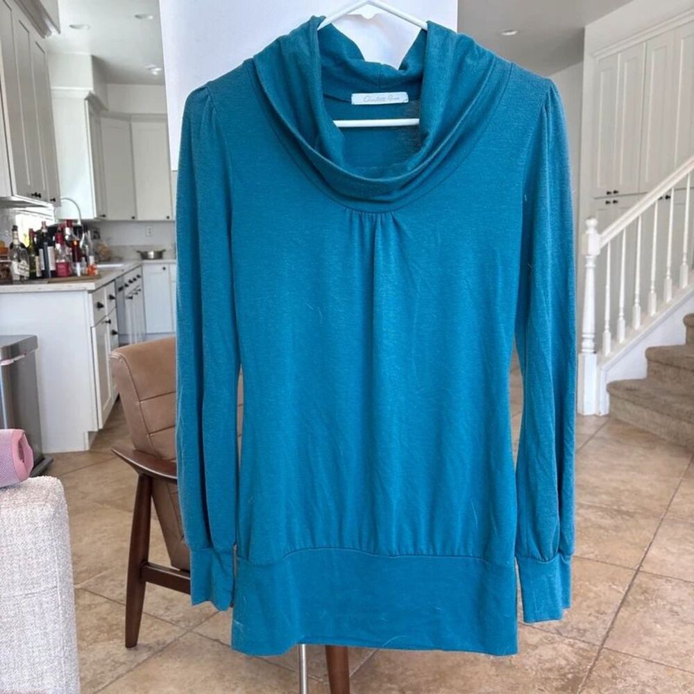 Blue cowl neck long sleeve top<3